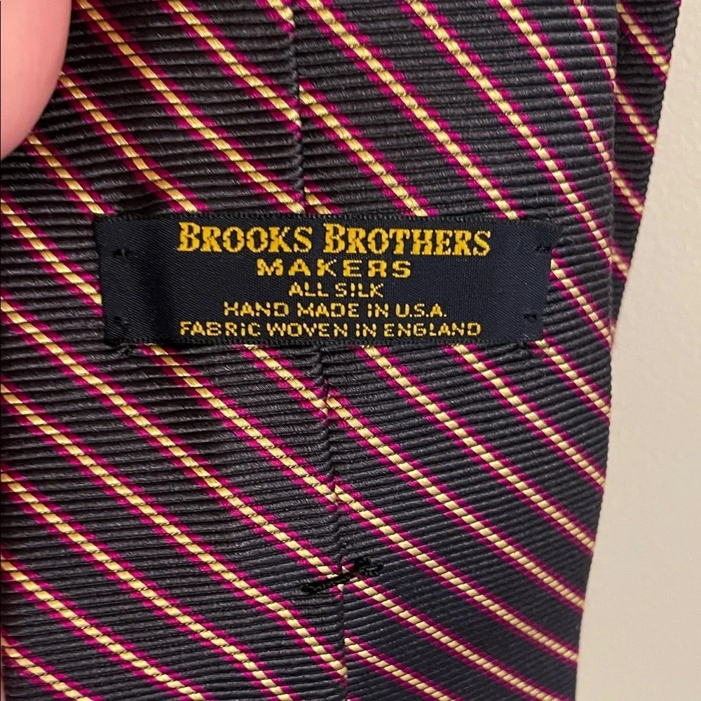 Brooks Brothers Silk Burgundy and Gold Diagonal Stripe Tie